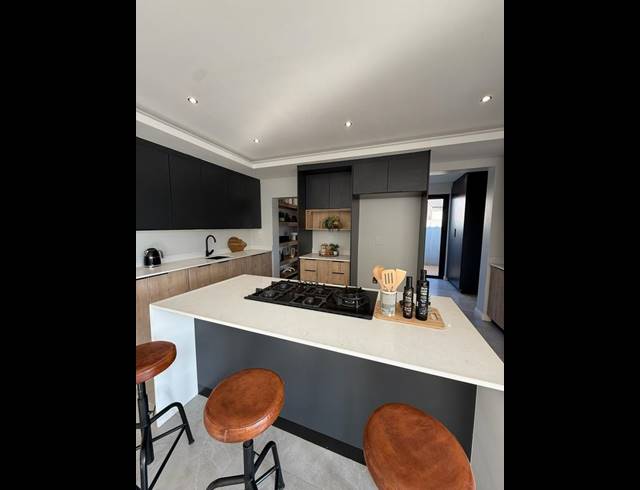 4 BEDROOM HOUSE FOR SALE IN FOUNTAINBROOK ESTATE